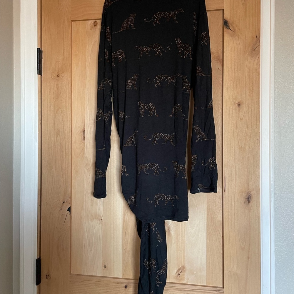 Sseko Black and Gold Open Front convertible, reversible Cardigan - Picture 3 of 6